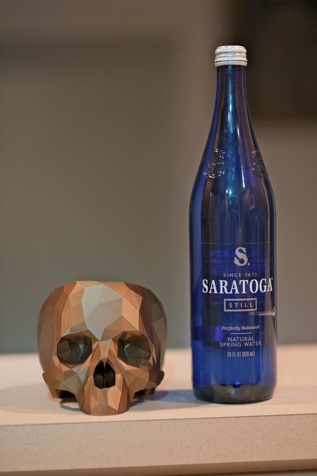 SARATOGA SKULL HOLDER
